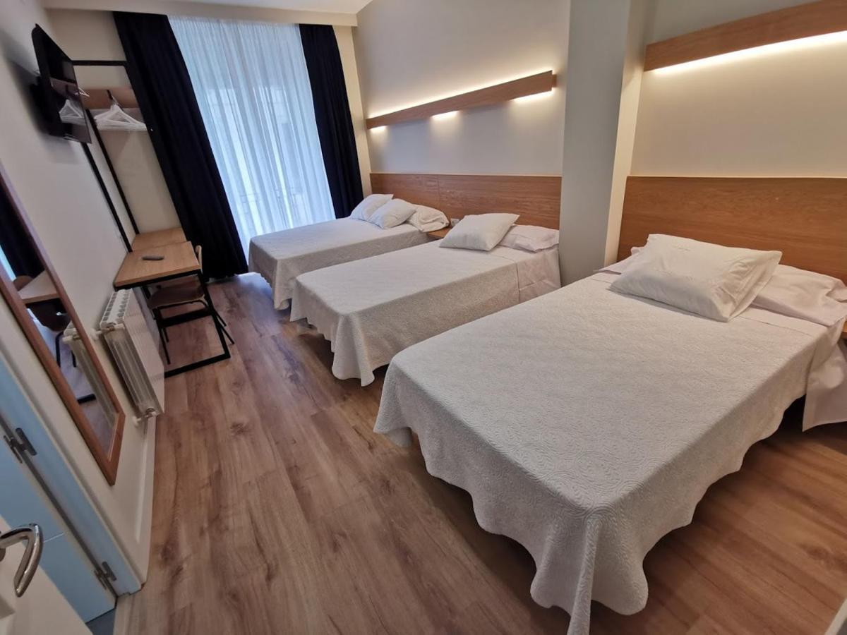 Plaza Pombo B&B - Hostal 산탄데르 외부 사진